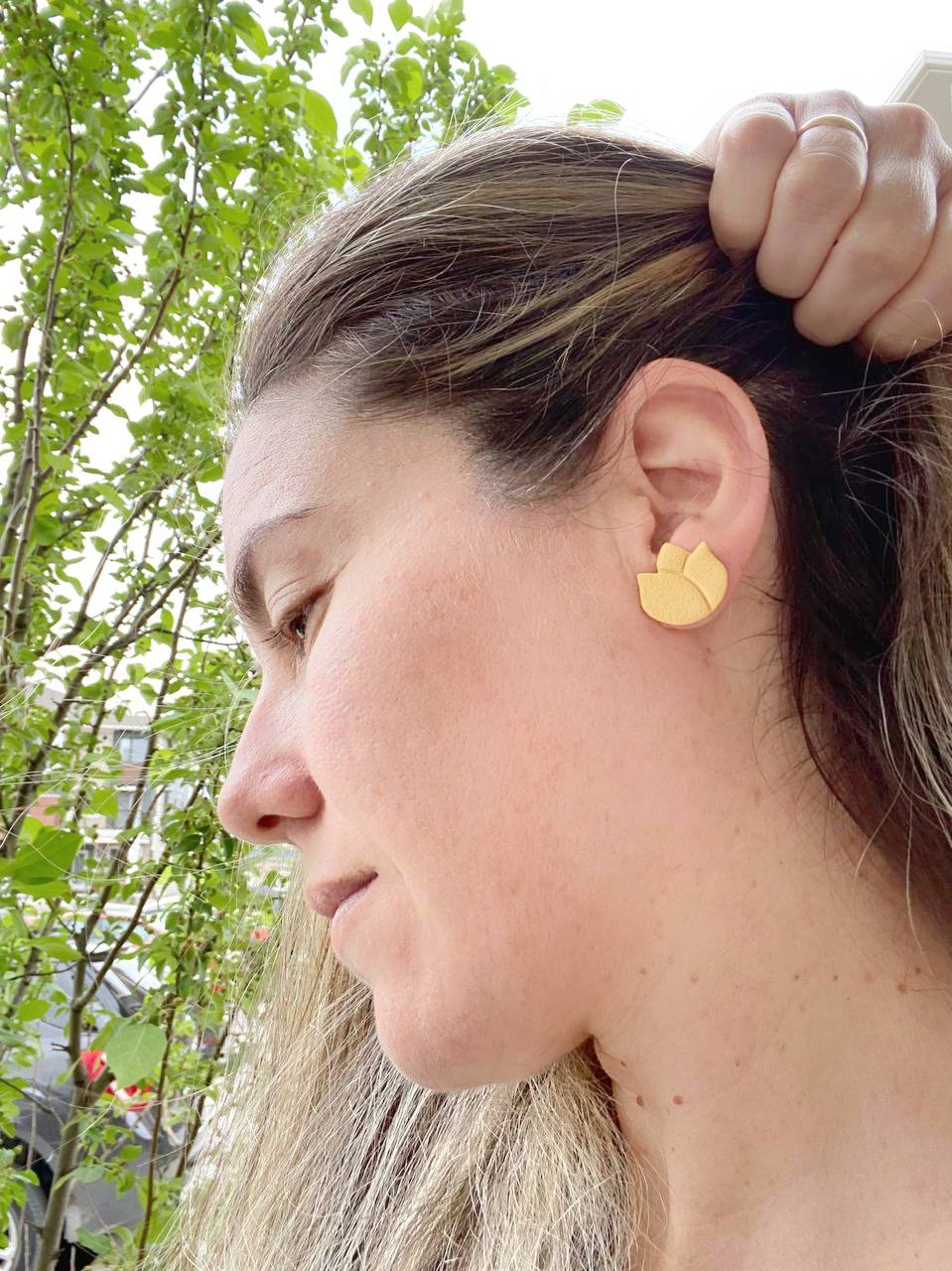 Tulip Stud (Yellow)